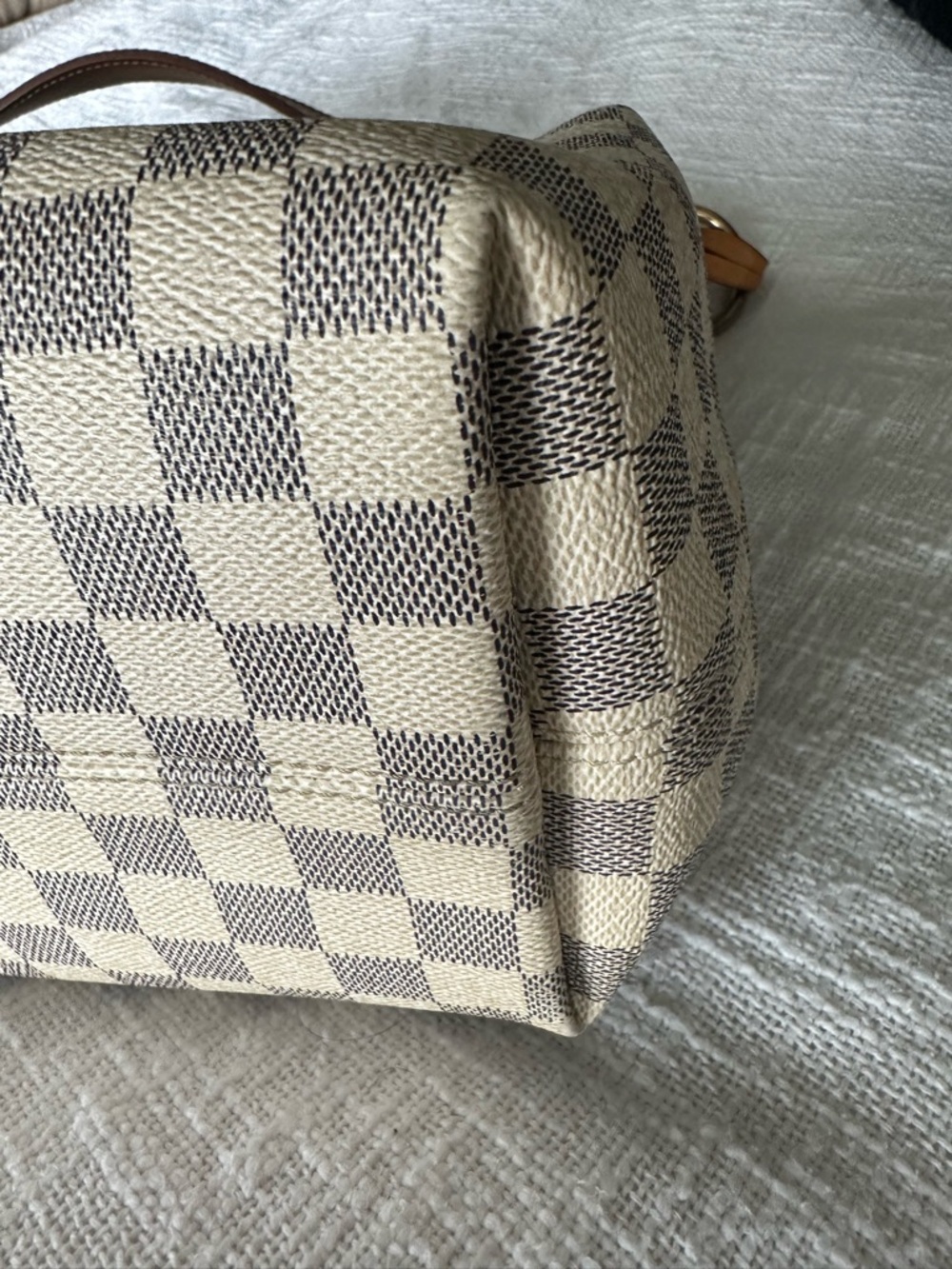 Louis Vuitton Damier Azur Checkered Shoulder Bag in Cream and Tan - Picture 5 of 8